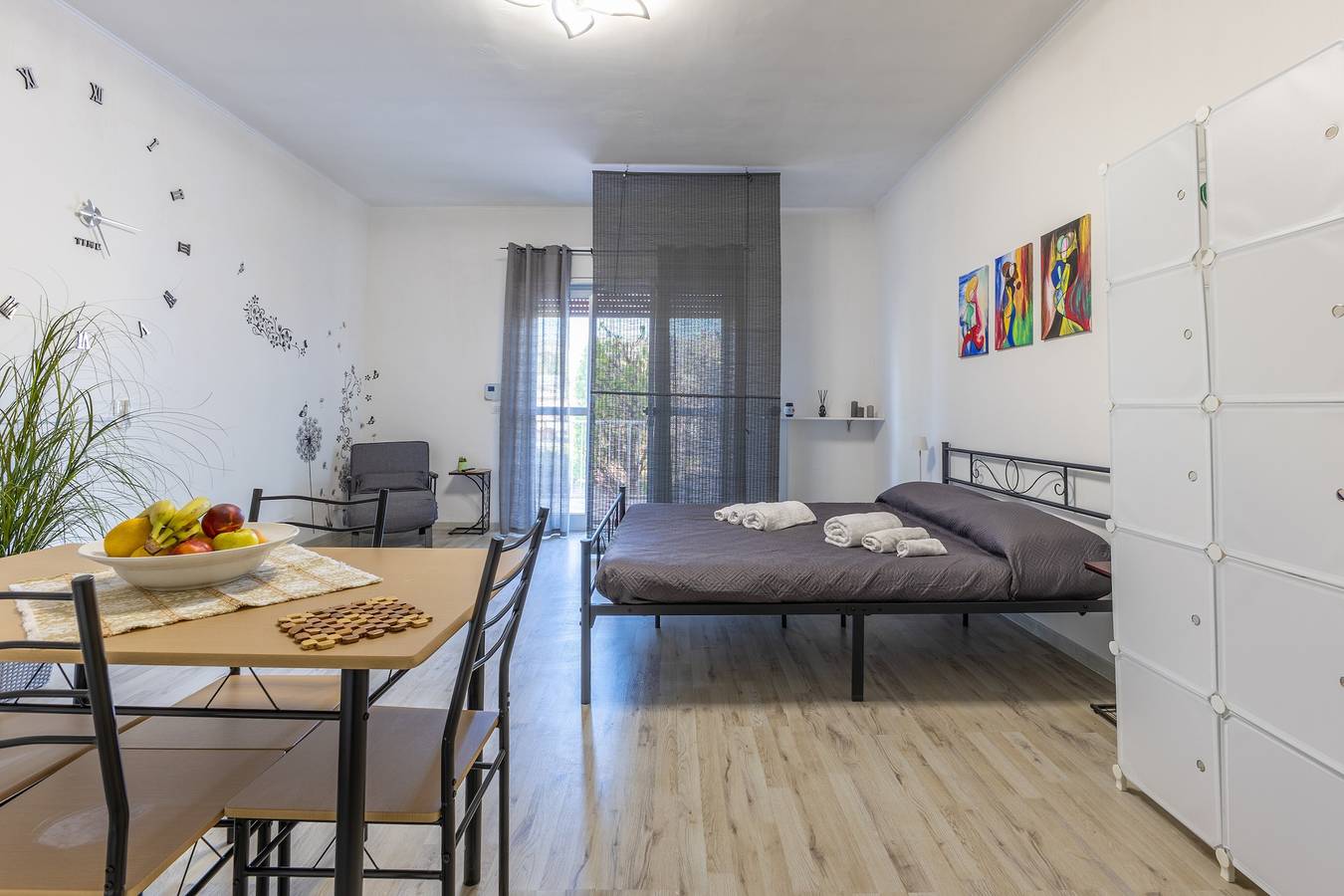 Appartamento intero, Appartamento 'Monolocale In Villa Con Piscina' con vista sulle montagne, piscina condivisa e Wi-Fi in Comiso, Provincia di Ragusa