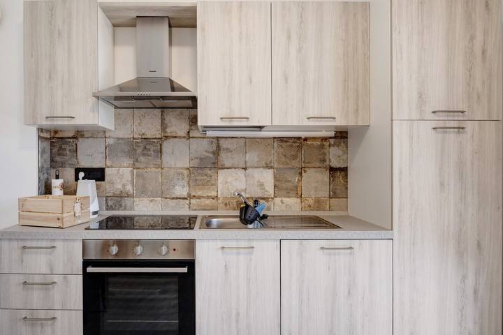 Hel lejlighed, Holiday Apartment "Antichi Ricordi - Il Sole" with Balcony, Shared Pool & Wi-Fi in Andora, Riviera di Ponente
