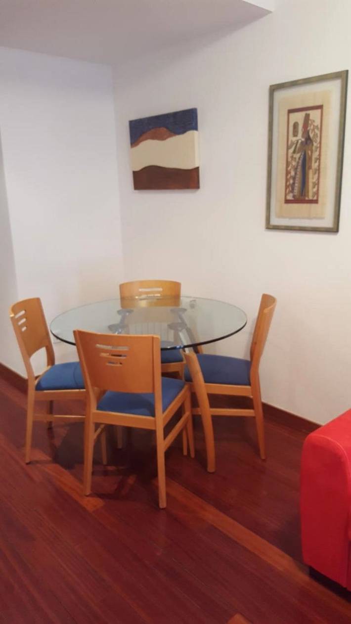 Gîte pour 4 personnes, avec balcon et vue à Vic - 4