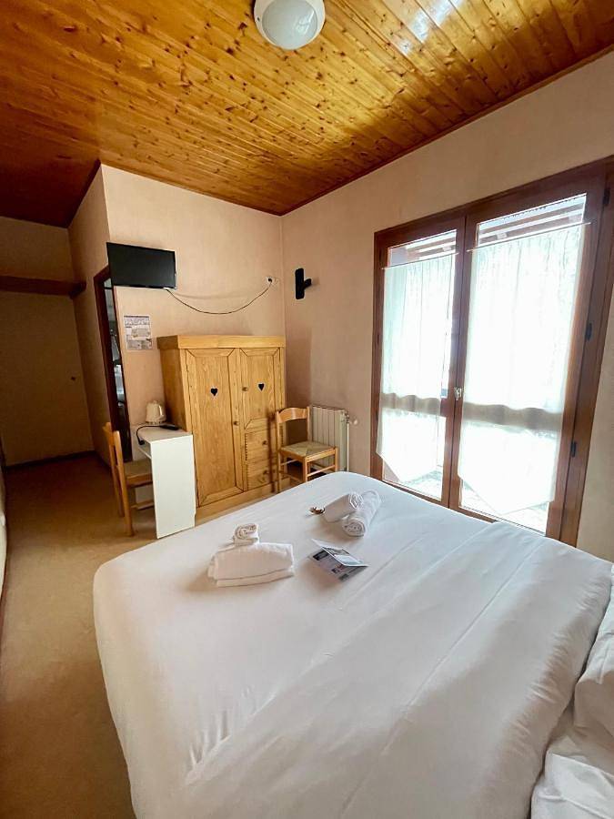 Hôtel pour 2 personnes, avec vue et terrasse, animaux acceptés dans Office De Tourisme De Flumet - 2