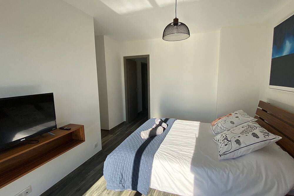 Suite Kean  climatisée vue piscine/spa au calme dans le Var in Saint-Paul-en-Forêt, Région de Draguignan