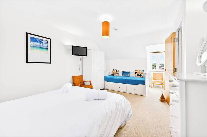 Maison de ville moderne et bien équipée, 2 min à pied de la Plage de Crooklets in Bude, Cornouailles
