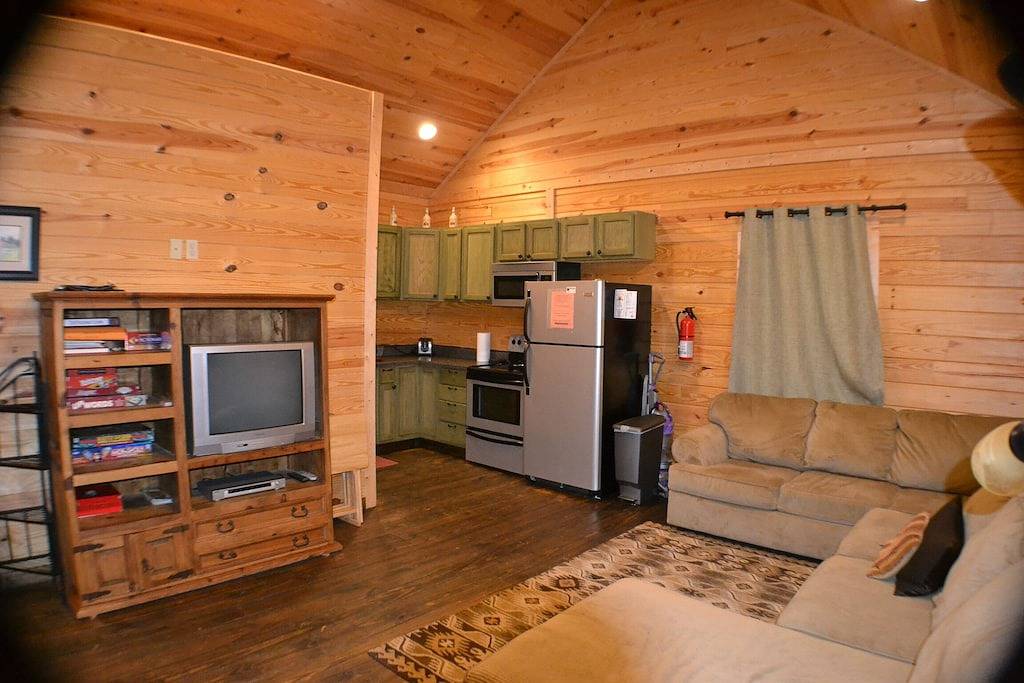 Log Cabin for 4 Guests in Louisiana, USA