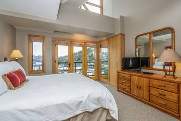 Vacation Apartment for 6 Guests in Big Sky, Custer Gallatin National Forest, Picture 3