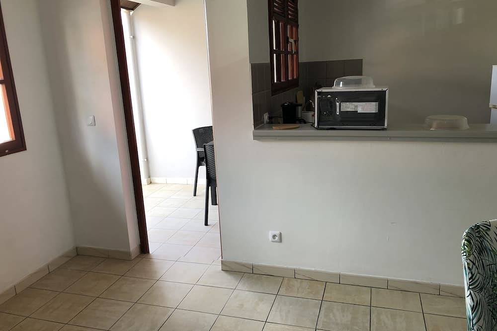 Ganze Wohnung, Charming studio - sea view - downtown sainte Anne in Sainte-Anne, Martinique