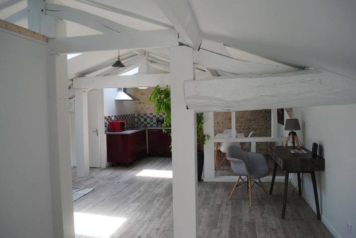 Gîte pour 4 personnes, avec vue et jardin à Le Langon