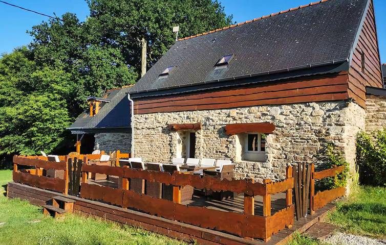 Location de vacances pour 10 personnes, avec Terrasse et Jardin à Rosporden