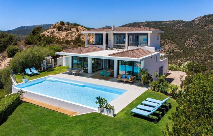 Villa pour 8 personnes, avec Balcon et Terrasse ainsi que Jardin et Piscine dans Eden Rock