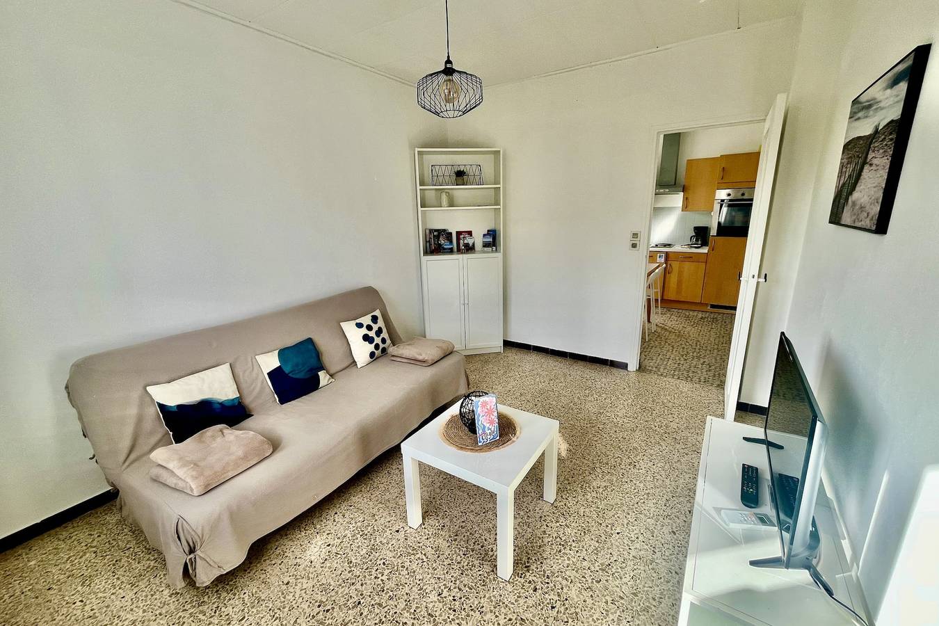 Ganze Wohnung, Ferienwohnung für 4 Personen mit Balkon in L'Ayguade, Hyeres