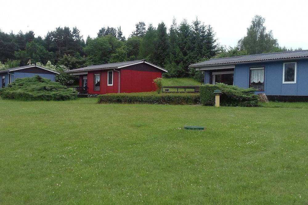 Ferienhäuser im Feriendorf Großer Labussee inmitten der Mecklenburger Seenplatte in Wesenberg, Mecklenburg-Strelitz