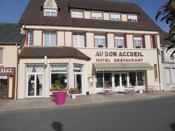 Hôtel pour 2 personnes, avec terrasse, animaux acceptés à Juvigny-sous-Andaine