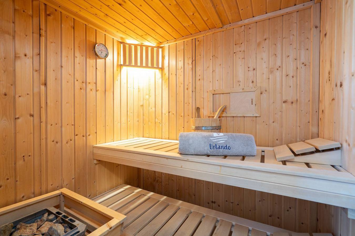 Strandnahes Ferienhaus für 4 Personen und Hund mit Sauna, Kamin und umzäunten Garten in Surf- und Kitestrand, Südstrand Pelzerhaken