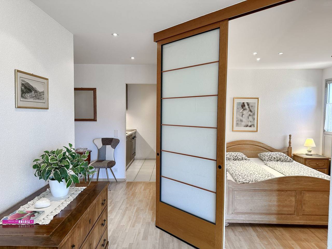 Ganze Wohnung, Gemütliche Citywohnung im 8. Stock, einzigartiges Panorama auf die Stadt Locarno in Locarno, Tessiner Alpen