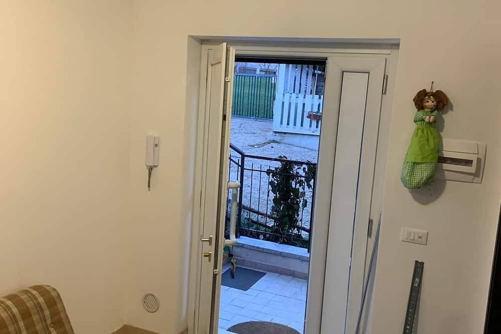 Entire apartment, Two-room apartment opposite Coppito Hospital and University, 2.5 km from Gdf in L'Aquila, Gran Sasso