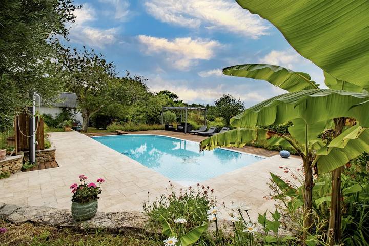 Gîte pour 4 personnes, avec Jardin à La Rivière