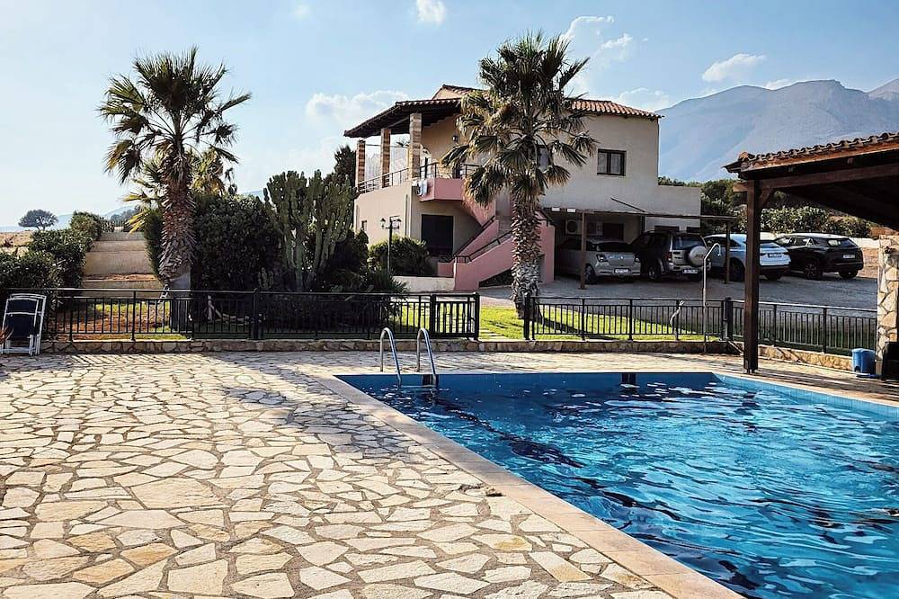 Ganze Wohnung, Dreamy South Apartment mit Meerblick & Pool – Gartenebene, Frangokastello Kreta in Chania und Umgebung