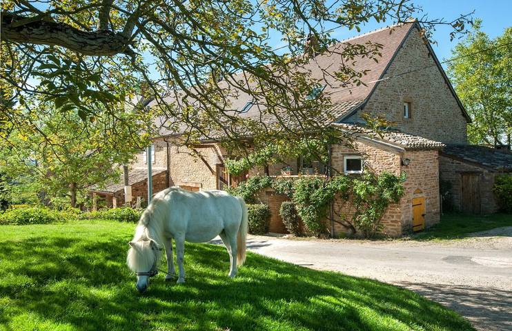 Gîte pour 5 personnes, avec balcon ainsi que piscine et jardin à Étrigny
