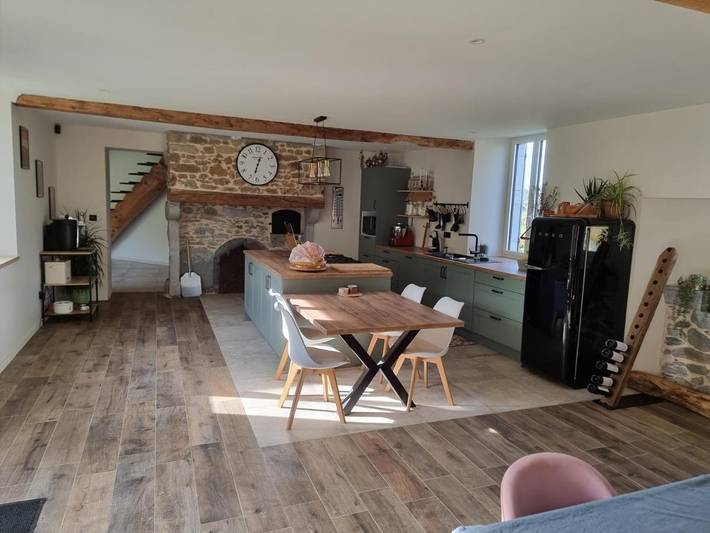Gîte pour 8 personnes, avec vue et jardin dans Montsérié