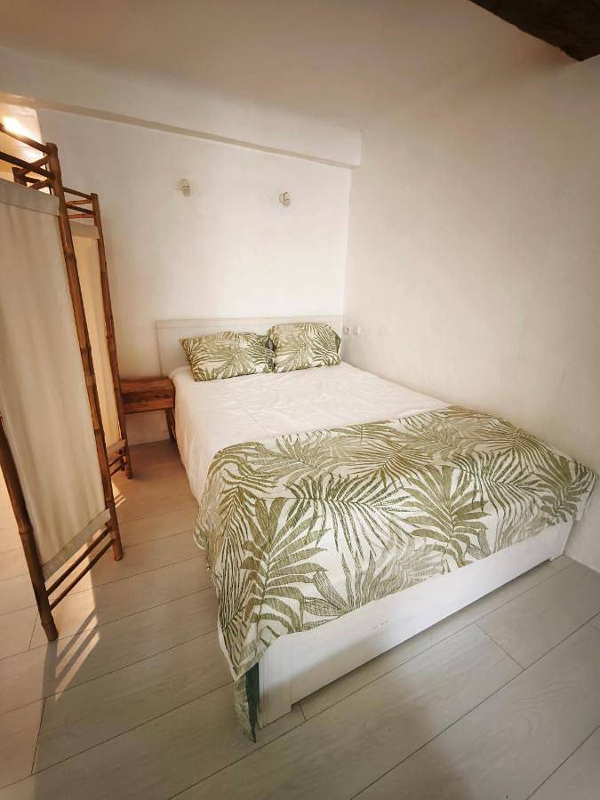 Appartement entier, Studio cosy au coeur de Puget sur Argens in Puget-sur-Argens, Côte méditerranéenne (France)