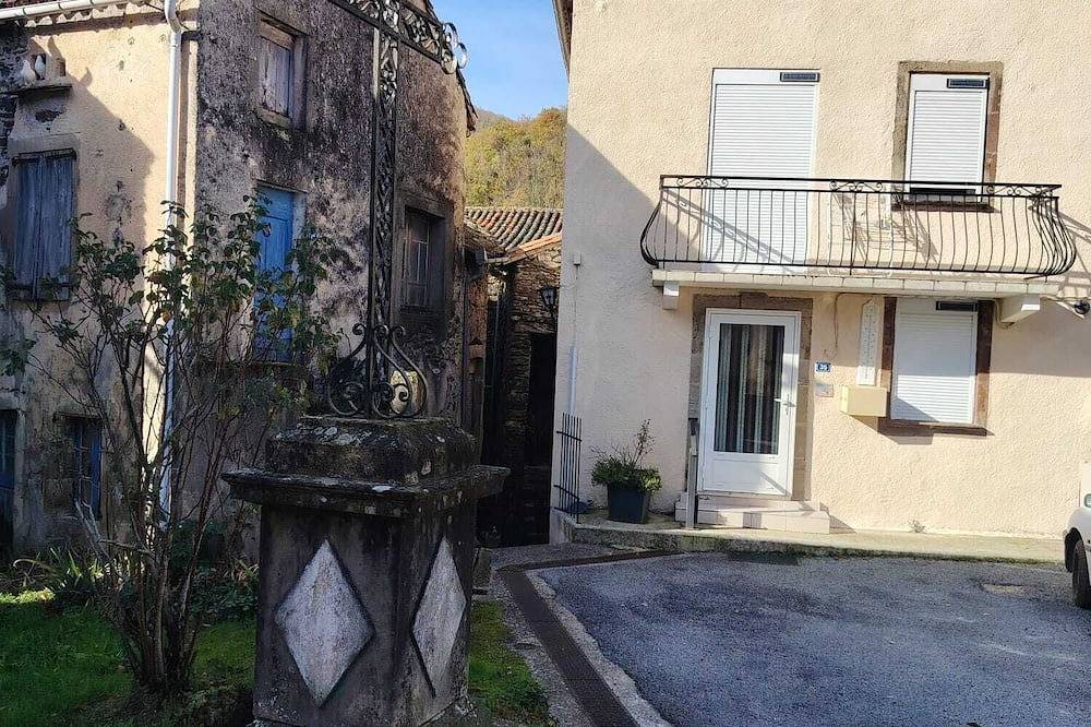 Un petit hameau au cœur de la nature in Brusque, Parc naturel régional des Grands Causses