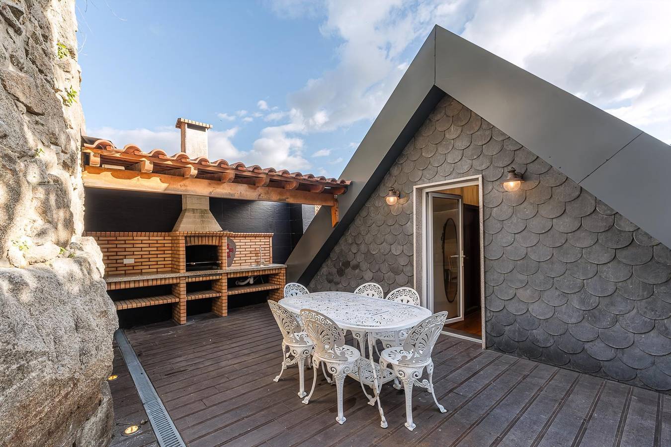 Entire apartment, Guestready - Urban comfort with Douro River view in Sé (Porto), Porto