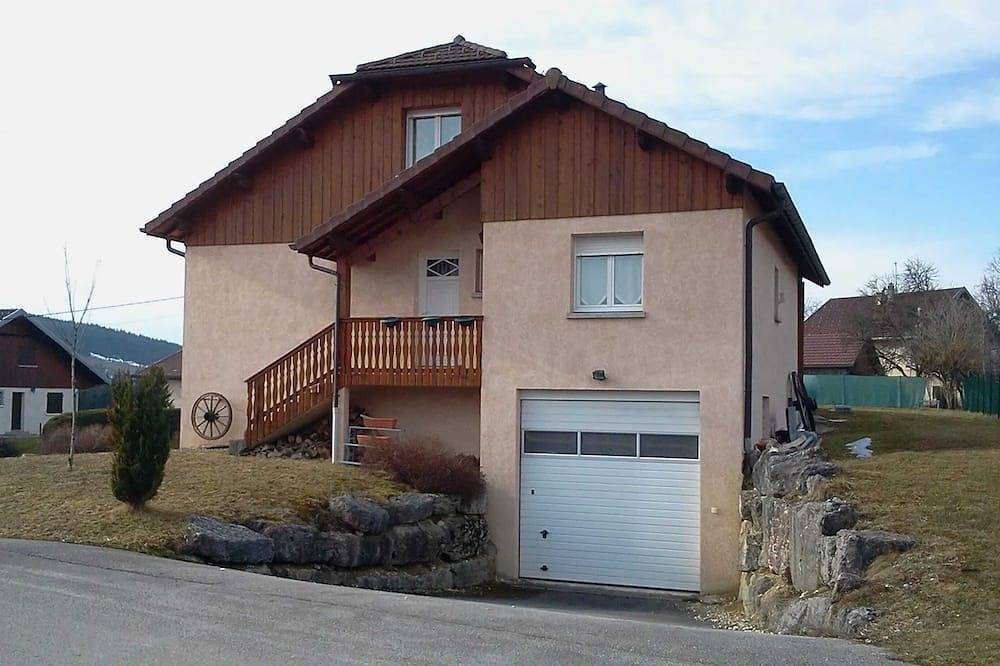 Entire apartment, Homerez - Apartment in Saint-Point-Lac in Mouthe-Lac et Mont d’Or, Doubs