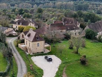 Gîte pour 6 personnes, avec jardin et vue, animaux acceptés à Saint-Aubin-de-Nabirat
