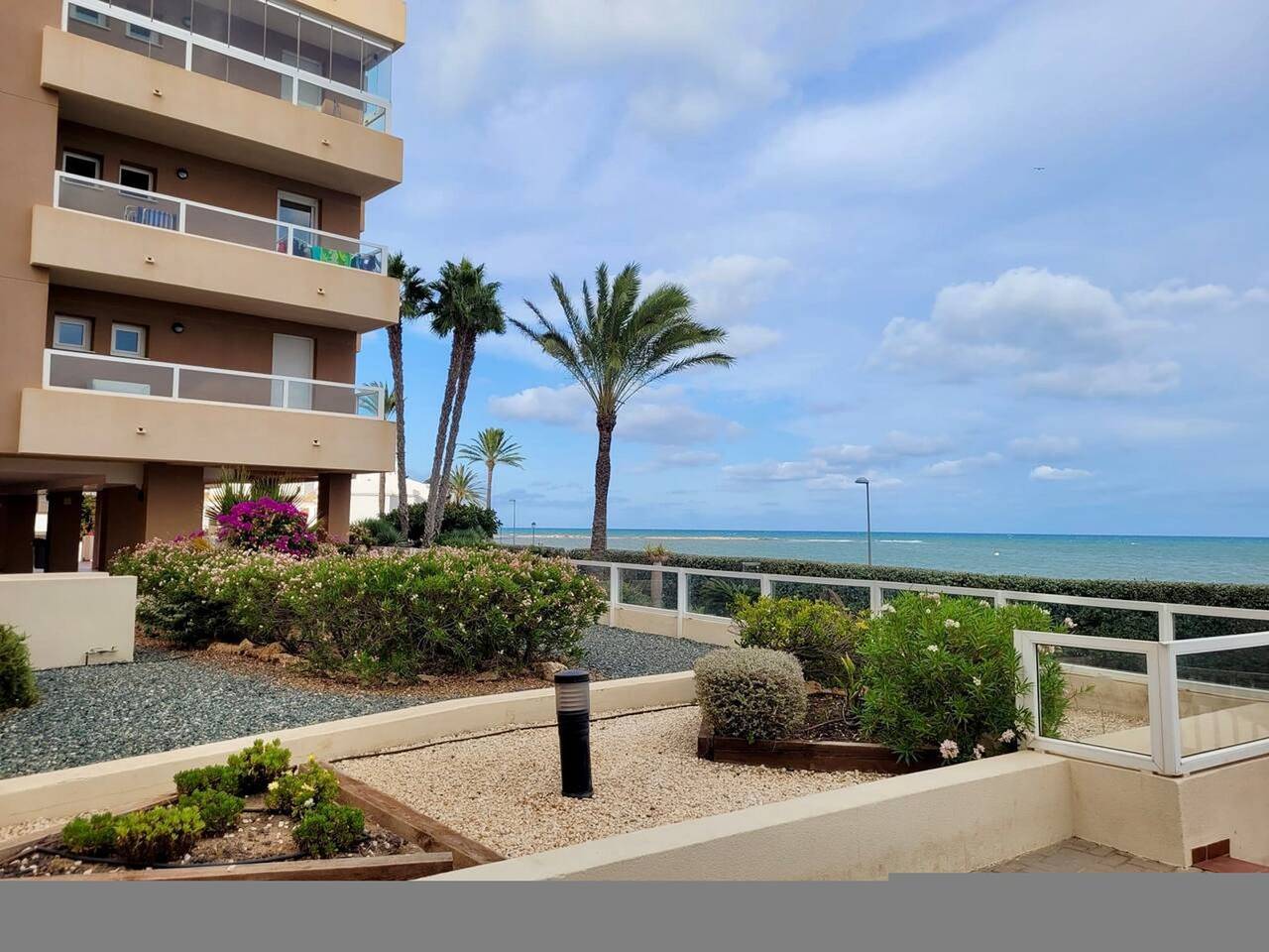 Appartement entier, 2Br Ocean View Beach Apartment | Pool | La Manga in La Manga del Mar Menor, Carthagène