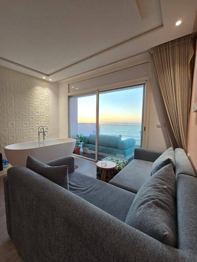 Maison d’hôte pour 2 personnes, avec terrasse ainsi que vue et piscine, animaux acceptés à Moulay Bousselham - 2