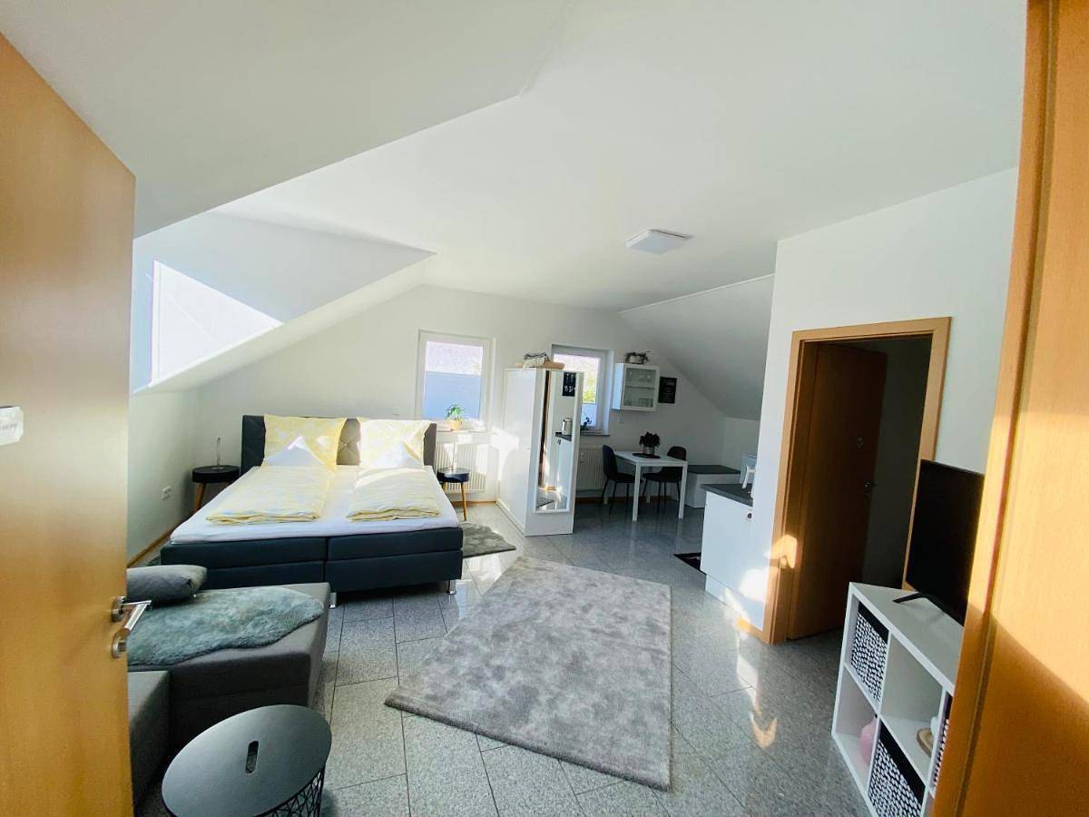 Ganze Wohnung, One-Bedroom Apartment in Leimen, Rheinebene