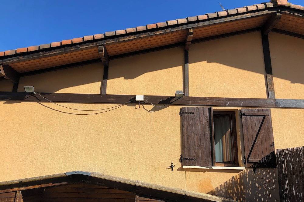 Rent cozy townhouse in Treviño County in Condado de Treviño, Cordillera Cantábrica