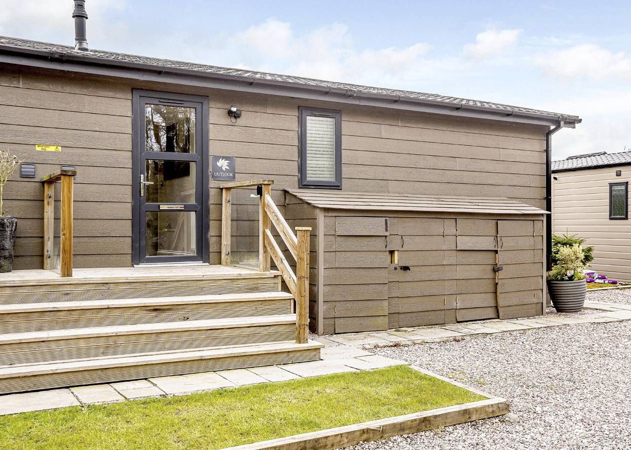 Aspen Lodge in Eaton, Cheshire Este