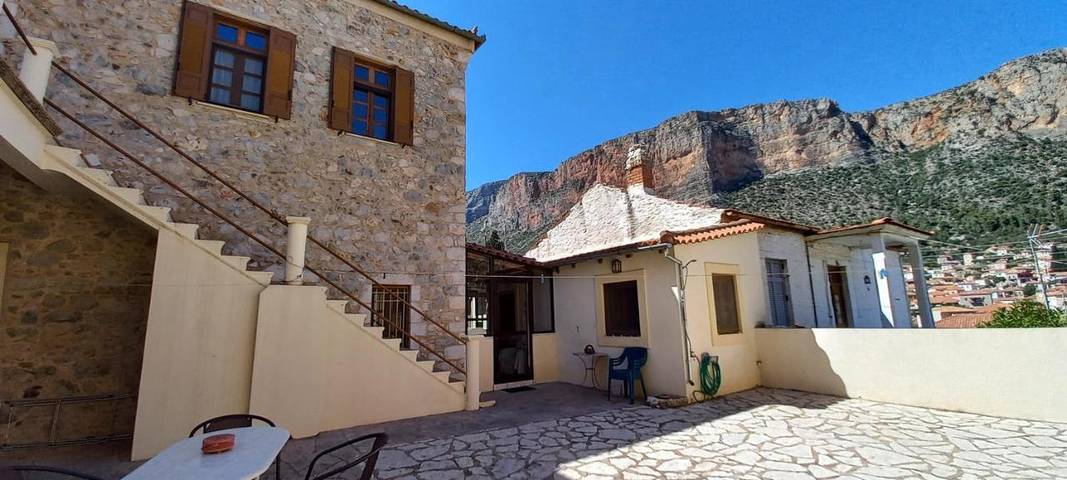 Location de vacances pour 4 personnes, avec vue et terrasse dans Leonidion - 3