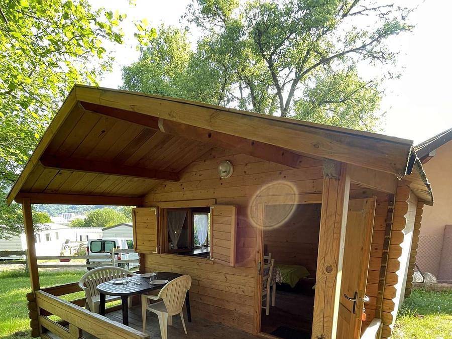 Camping Le Chanet - Chalet 3 personnes - 1 pièce 15 m² - sans sanitaires in Ornans, Jura Francais