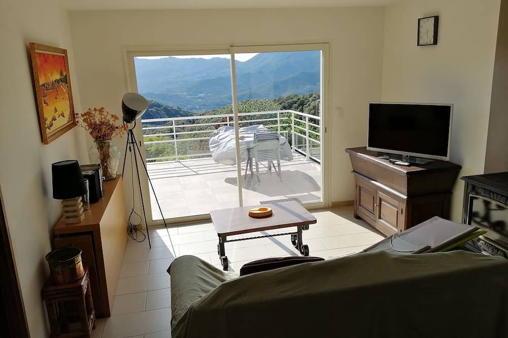 Peri: House with garden in Peri, Ajaccio und Umgebung