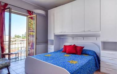 Holiday Apartment for 4 People in Caronia, Messina Province, Photo 2