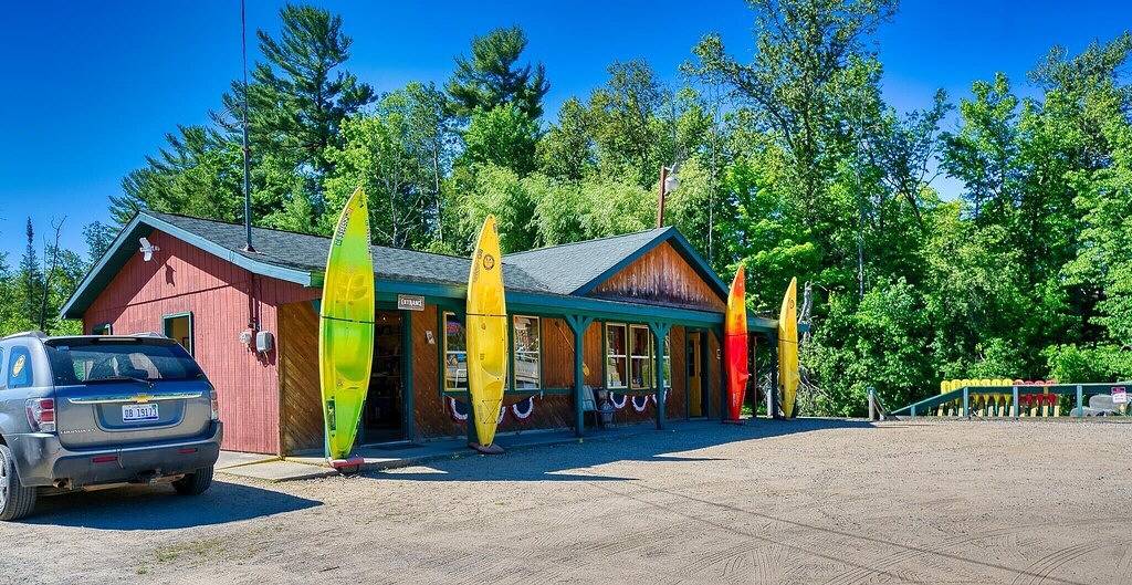-Walk-to-Dock-Higgins Lake-Kayaks-beanbagtoss🏖️🛶🚤 in Higgins Lake