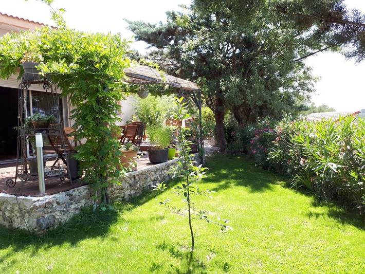 Chambre d’hôte pour 5 personnes, avec Balcon et Terrasse ainsi que Jardin et Vue à Flassans-sur-Issole - 3