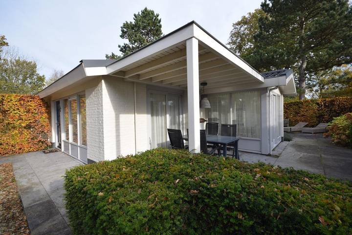 Bungalow voor 7 personen, met balkon/terras en terras in Oostkapelle