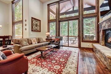 Vacation Rental for 10 Guests in Blue River, Summit County, Picture 3