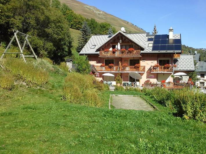 Gîte pour 4 personnes, avec jacuzzi ainsi que terrasse et sauna