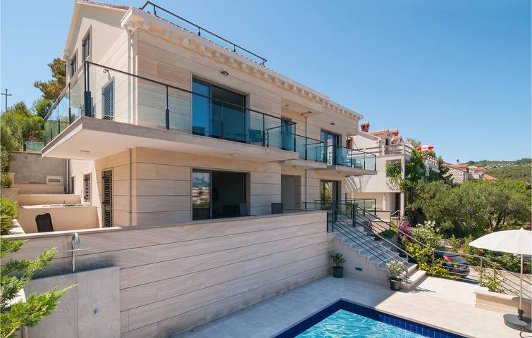 Ferienwohnung für 4 Personen, mit Terrasse und Pool auf Brac - 2