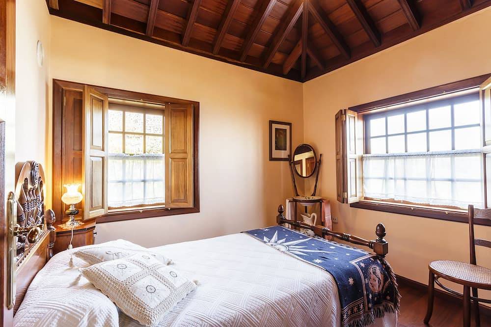 Casa Carlota with sea views in Breña Baja, La Palma in Las Ledas, Breña Alta