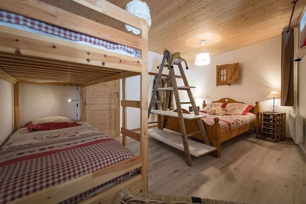 10 personas Chalet 100m² ambiente de montaña, gran gran esquí de invierno, senderismo en verano in Orelle, Región de Saint-Jean-de-Maurienne