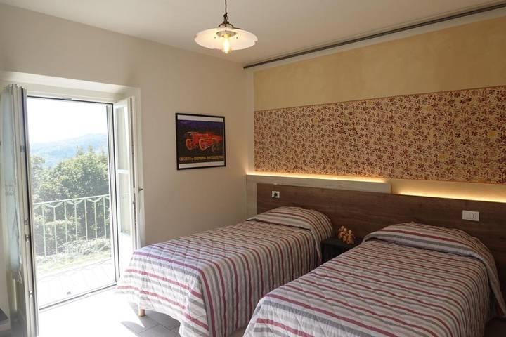 Gîte pour 4 personnes, avec vue et jardin, animaux acceptés à Zeri - 2