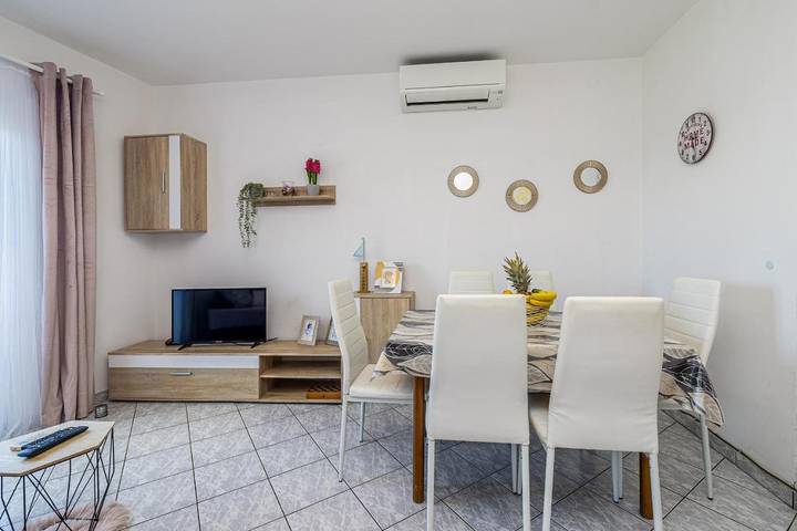 Ferienwohnung für 5 Personen, mit Balkon und Terrasse sowie Ausblick auf Krk - 4