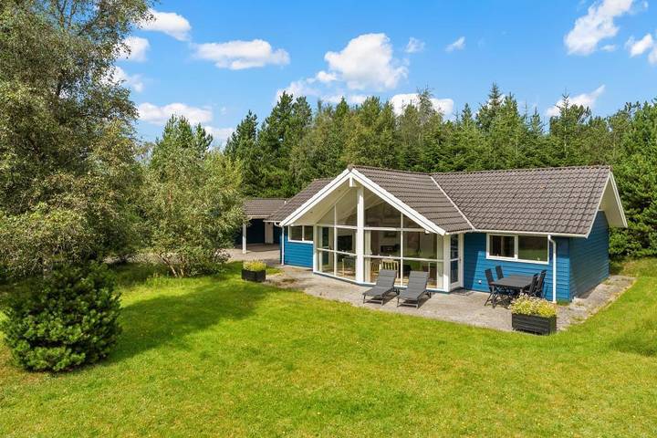 Ferienhaus für 6 Personen, mit Balkon/Terrasse und Whirlpool sowie Sauna in Ho