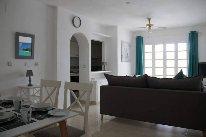 Ganze Wohnung, 1-Zimmer-Wohnung Villamartin Plaza mit Blick auf den Gemeinschaftspool in Brisas y Golf, Orihuela