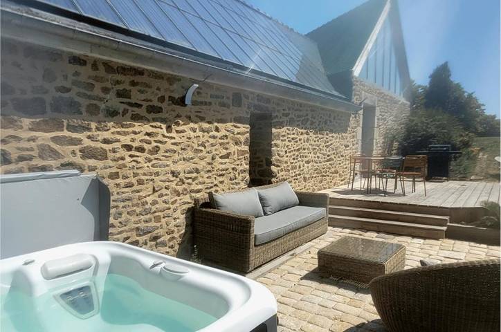 Location de vacances pour 12 personnes, avec piscine et jardin ainsi que terrasse et jacuzzi à Saint-Hélen - 4
