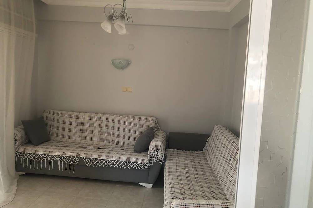 Ganze Wohnung, Ölüdeniz villa with Pool for family \non the way of Ölüdeniz. Big area barbacu….. in Fethiye, Türkische Ägäis